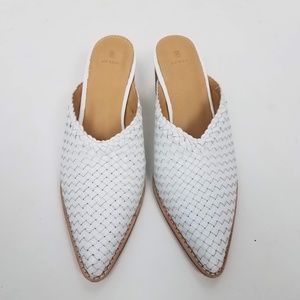 Anthro Bill Blass Taj Leather Slip On Sz 7.5 White